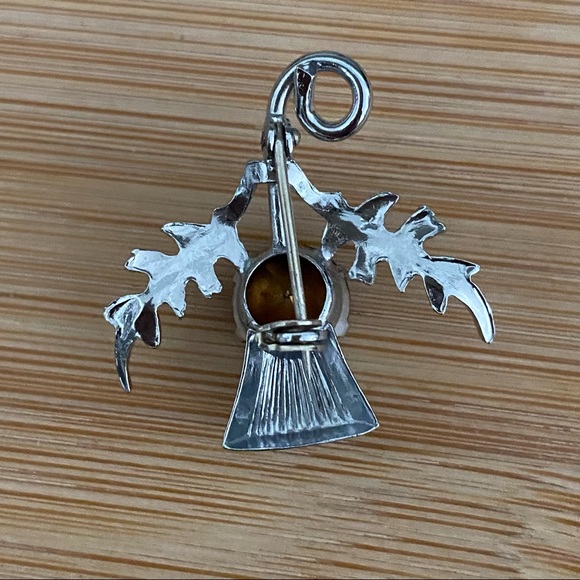 Vintage Silver Brooch Pin with Large Dark Purple Stone and Leaf Detail - Picture 7 of 10